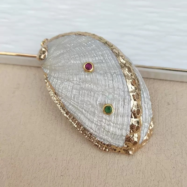 Natural Mother of pearl shell pendant design for women jewelry beauty conch original fashion beads for gift white shell bigger size