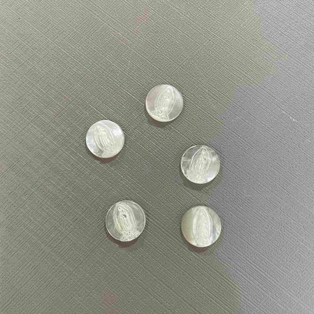 Natural Mother of pearl guadalupe design cutting image pendant making round icons cabochon for women jewelry inlay design beads