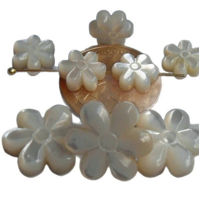 Natural Mother of pearl small beans flower shape design for girl bracelet making DIY double face cutting pretty things necklace design