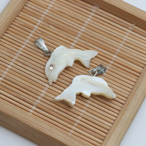 Natural Mother of pearl animal shape cutting for jewelry pendant making small fish design white color beads parts pretty things