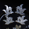 Natural Mother of pearl flower shape cutting pendant design embossment face jewelry DIY making white flower cabochon design