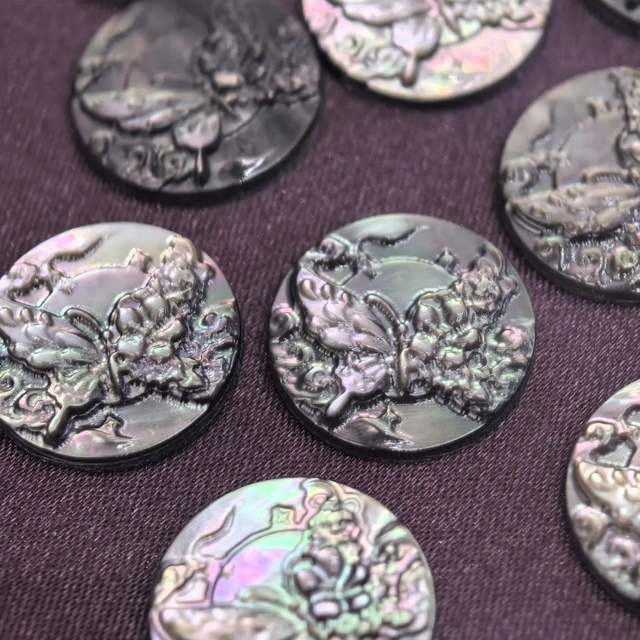 Natural Mother of pearl butterfly design pendant making round embossment cutting round shape black shell face carving icons